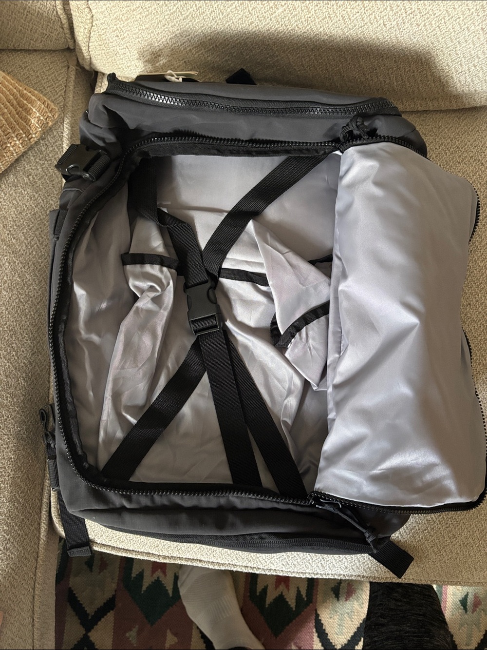 Bagsmart Blast 28L Travel Backpack - Picture 2 of 7